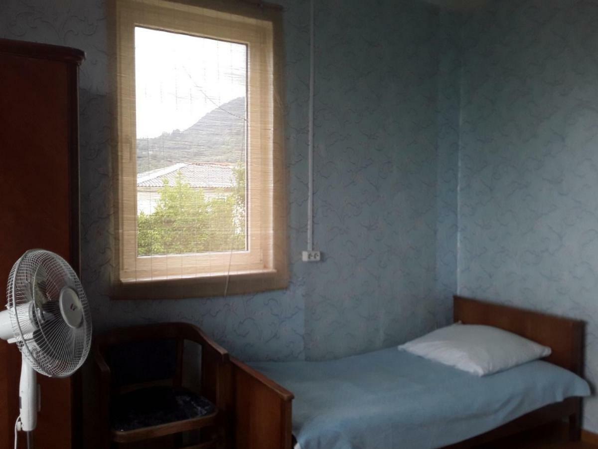 Zeleniy Dvorik Guest House New Athos Zewnętrze zdjęcie